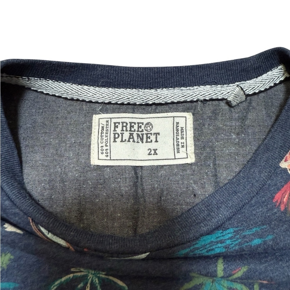 Free Planet Navy Blue Tropical Print T-Shirt Men’s Size 2X Short Sleeve - Picture 3 of 3